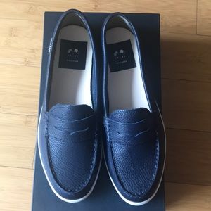 NWT Women’s Cole Haan Navy Loafer Size 8.5